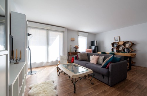Clichy Apartment | Spacious Flat Near JO Facilities