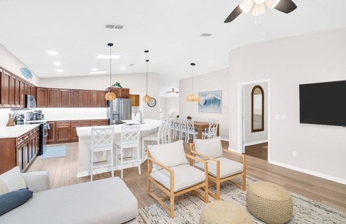 Ozona House | Spacious full remodeled luxury retreat w/Private pool, golf cart, movie theater