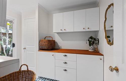 Hunchy House | Spacious Hinterland Property Gatherings near Montville sleeps 28