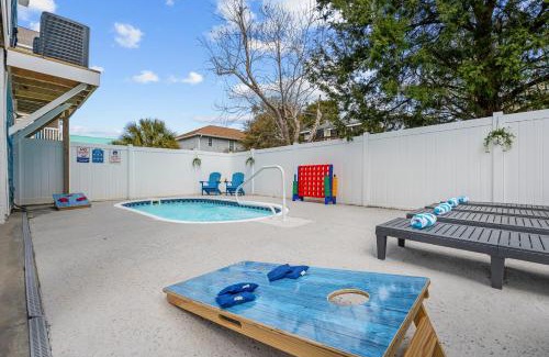 Garden City House | Spacious Home - 2MinWalkToBeach - HeatedPVTPool - BeachGear - GamesGalore