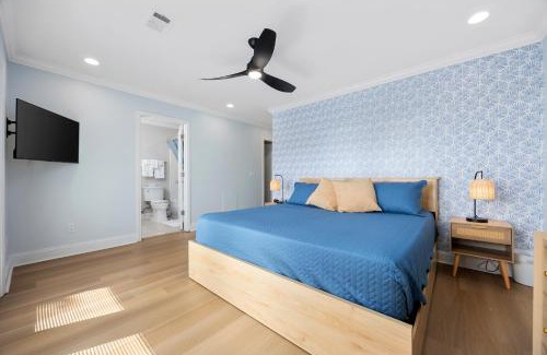 Garden City House | Spacious Home - 2MinWalkToBeach - HeatedPVTPool - BeachGear - GamesGalore