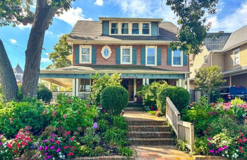 Asbury Park House | Spacious Home about 4 Blocks to Asbury Park Beach!