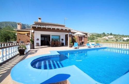 Teulada House | Spacious Home in Teulada, cleaning included