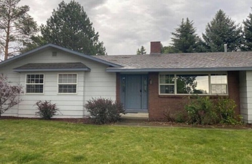 Paonia House | Spacious home nestled between orchards and winery