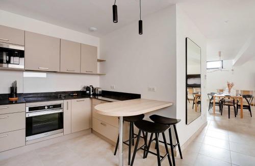 Republique–Point-du-Jour Apartment | Spacious house 4BDR 7P - Boulogne Billancourt