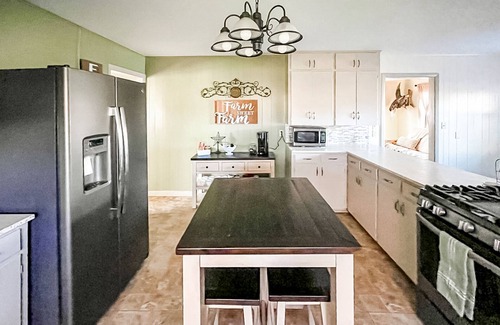Smithville House | Spacious House in Charming Smithville - Dog-Friendly with patio
