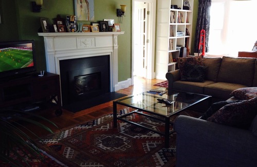 Watertown House | Spacious house minutes from Harvard Square.