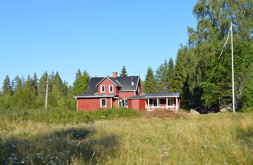 Torsby O House | spacious house on the river, away from the traffic noise and in the middle of nature