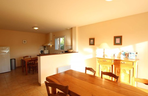 La Feuillie Cottage | Spacious House with Garden Near Mont St Michel & Cotentin, Close to Coast, Wi-Fi, Pet-Friendly