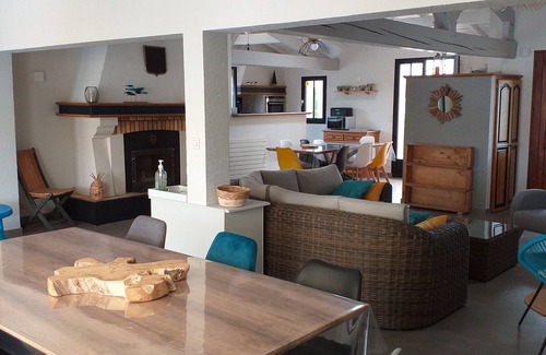 Givrand House | Spacious house with indoor pool near the beach