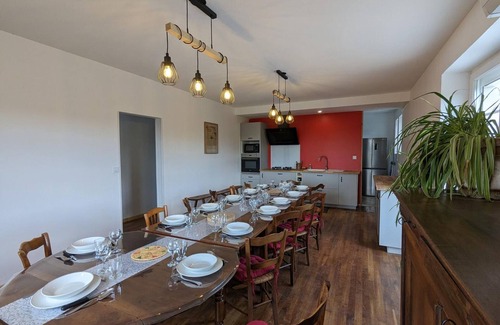 Montbron Cottage | Spacious house with private pool, air conditioning, Wi-Fi, pets allowed and parking