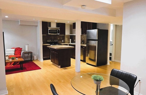 Lisgar Apartment | Spacious & Independent Unit with Full Kitchen