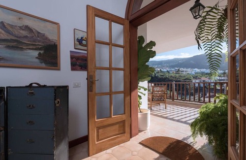 La Mancha Apartment | Spacious interior, 3 terraces with views, wifi [D]
