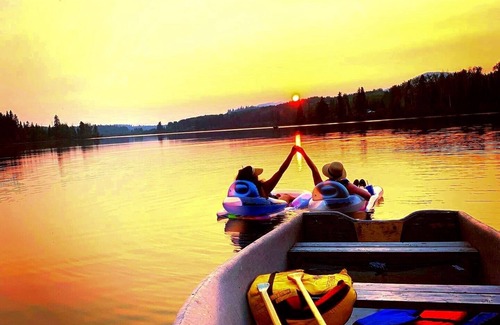Bridge Lake RV Rental | Spacious Lakefront Campsites