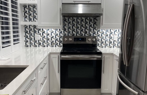 Jupiter Bay Condo | Spacious Lakeside Duplex in Beautiful Jupiter Bay Resort Minutes from Beach!