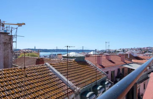 Merces Apartment | Spacious Loft w/City view in Principe Real