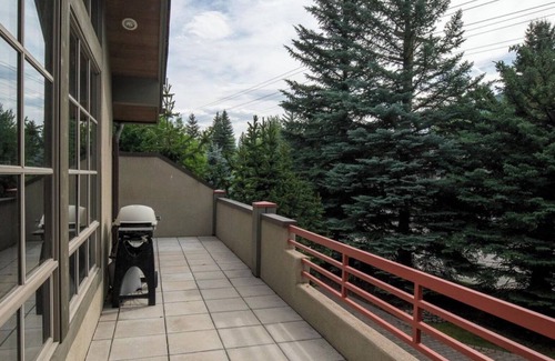 Warm Springs House | Spacious & Luxurious Warm Springs Home
