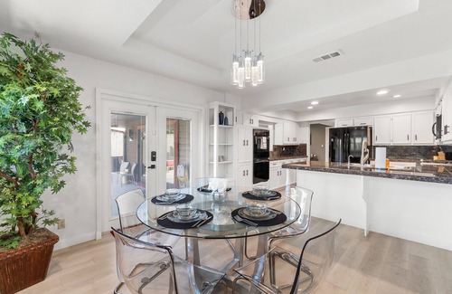 Lake Highlands House | Spacious Luxury Home with Heated Pool & Pool Table