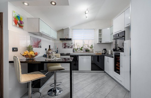 Murine Apartment | Spacious, modern apartment with two bedrooms