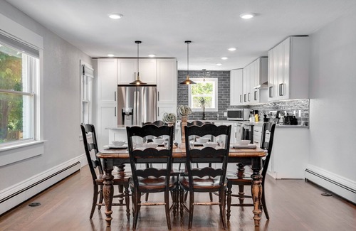 Sloan Lake Apartment | Spacious Modern | Groups |Family |Sloans lake