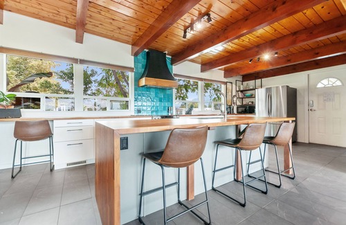 Okanagan-Similkameen House | Spacious Modern Home Perfect for Families and Travelling Health Professionals