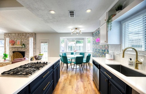 McNeil House | Spacious Modern Home| Pvt Pool | Free WIFI |5 Min. to Domain| 15 min to Downtown