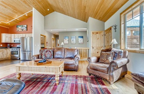Fairplay House | Spacious Modern Mountain Cabin On 2.5 Acres