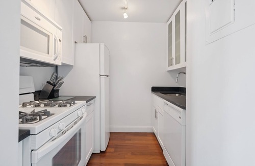 Gramercy Apartment | Spacious, Modern Studio in Gramercy with Balcony