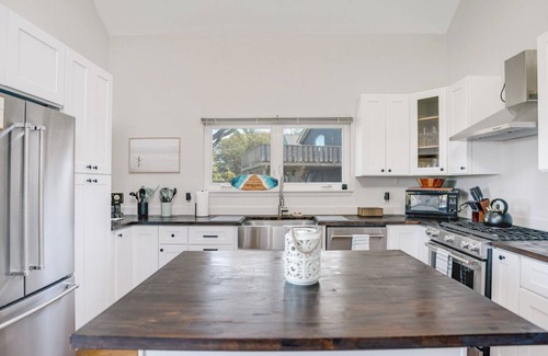 Montauk House | Spacious Montauk Home Minutes to Ditch Plains Beach and Montauk Point.