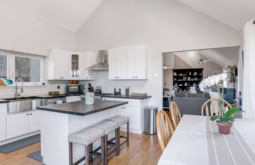 Montauk House | Spacious Montauk Home Minutes to Ditch Plains Beach and Montauk Point.