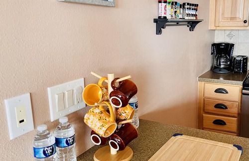 Golden House | Spacious Mountain Apt with Views & Easy Access to Skiing, Hiking, & Red Rocks!