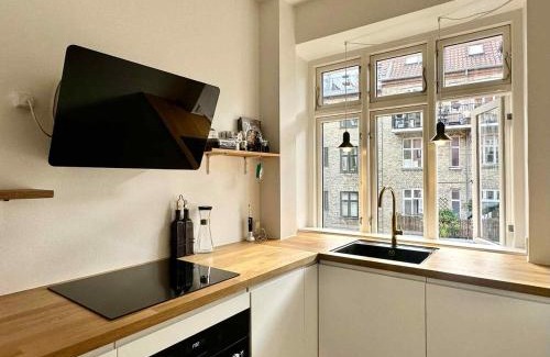 Vesterbro Apartment | Spacious Nordic Design Vesterbro Home I 3 min to Metro