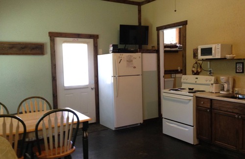 Gamaliel Cabin | Spacious Norfork Lake View Bunkhouse, Resort Amenities, Family/Fishermen/Pets