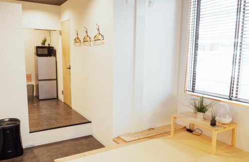 Chuo Ward Apartment | Spacious One Room Apartment for up to 5ppl w Kitchenette - space kuhonji