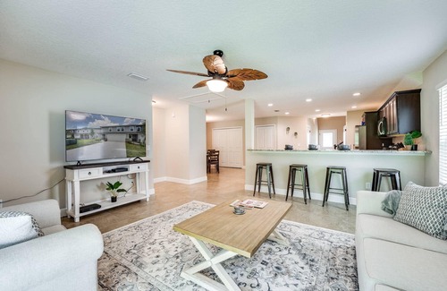 Doctors Inlet House | Spacious Orange Park Townhome |Main Level King Suite |Dogs Ok |Garage Parking |Open Concept |Cable