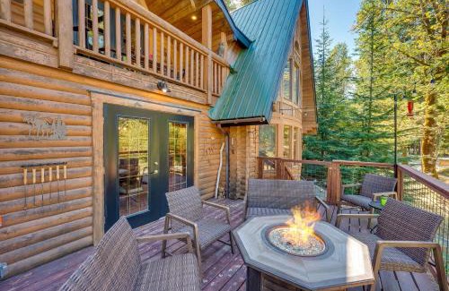 Packwood House | Spacious Packwood Cabin with Hot Tub - Near River