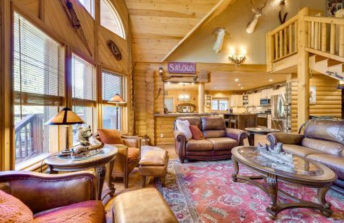 Packwood House | Spacious Packwood Cabin with Hot Tub - Near River