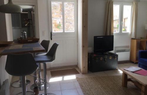 Dernacueillette House | Spacious Pied à Terre with courtyard garden