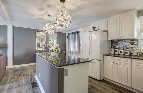 Saint Thomas House | Spacious Pool House – 5 Minutes to Elgin Centre