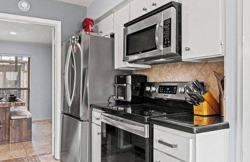 North Dallas Condo | Spacious Preston Hollow Condo