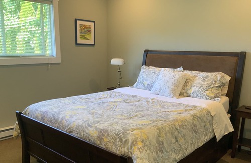 Saanich East Cottage | Spacious Private Guest Cottage