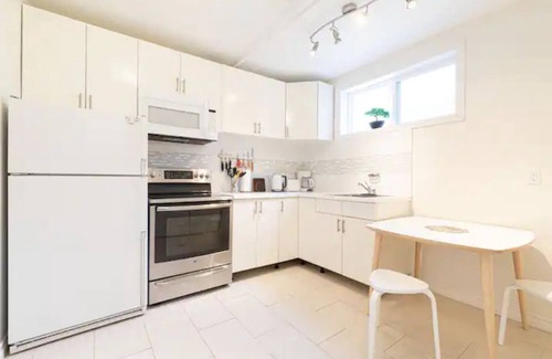 Willowdale House | SPACIOUS PRIVATE SUITE W/BACKYARD (YONGE & FINCH)