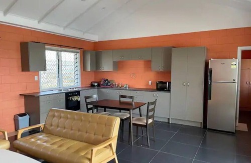 Vaitele House | Spacious, Quiet and Fully Equipped.10 minutes drive to town