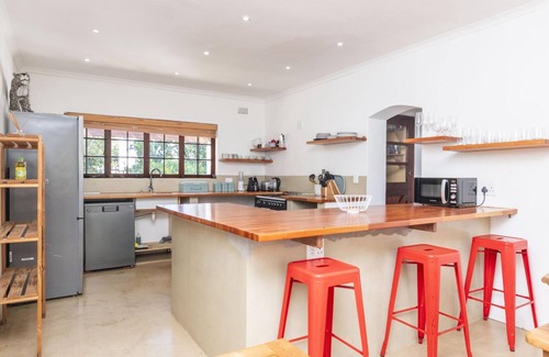 Constantia House | Spacious& quiet home in the suburbs