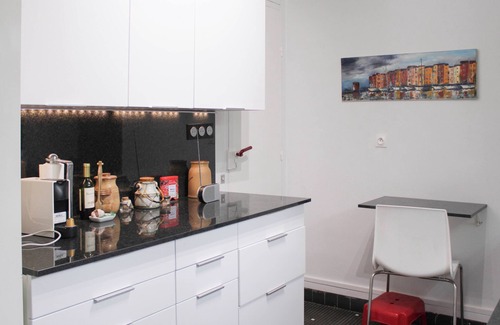 Saint-Denis House | Spacious, quiet house with pretty garden