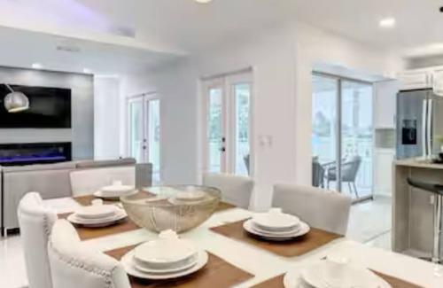 Davenport House | Spacious Relaxing Home Orlando, Disney, Universal