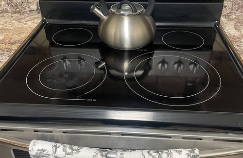 McAllen House | Spacious Retreat with Large Pool-ideal getaway