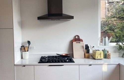 Logan Square Apartment | Spacious Retro Apartment in Logan Square