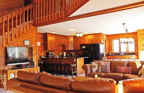 Bessemer House | Spacious, Ski-In/Ski-Out Vacation Home for Large Groups