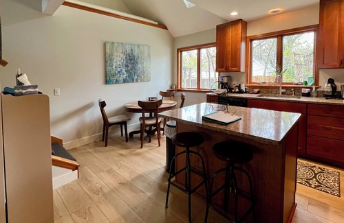 Spring Lake House | Spacious Spring Lake Retreat Beach Access Sleeps 8 Family & Pet Friendly